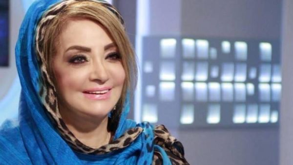شهيرة تصدم جمهورها وتكشف عن شعرها بالكامل!