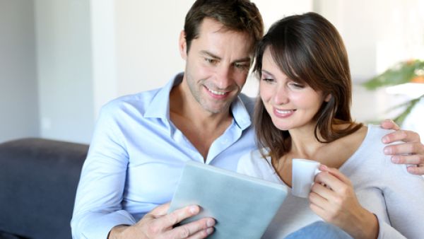 يتمتع أصحاب برج السرطان بشخصية استثنائية خصوصا في الجانب العاطفي (shutterstock.com)

