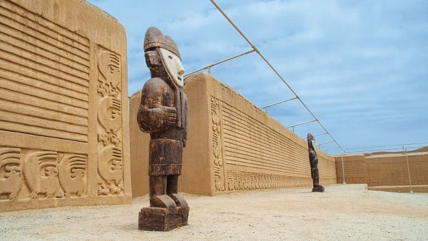 Wooden figure in the citadel of Chan Chan, city of mud (Shutterstock)