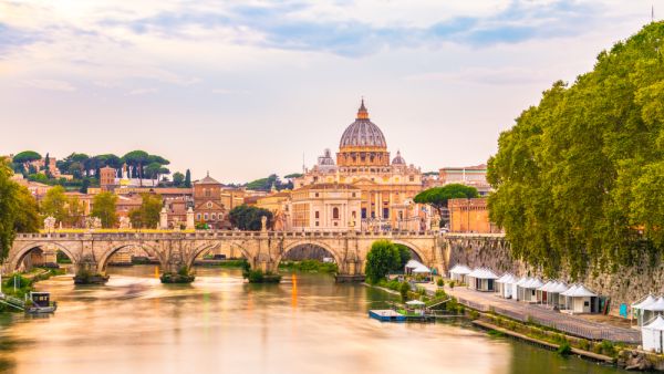 St.Peter's basilica in Vatican, Rome (Shutterstock)