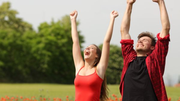 الزواج الناجح قائم على الحب والمودة والاحترام بين الطرفين (shutterstock.com)
