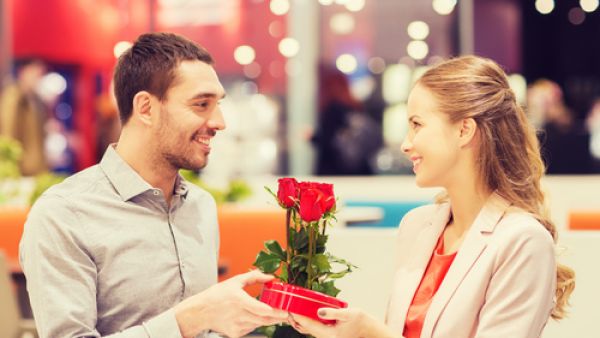 استمتع بأجمل هدايا عيد  الحب "الفالنتاين" لعام 2017 استمتع بأجمل هدايا عيد  الحب "الفالنتاين" لعام 2017