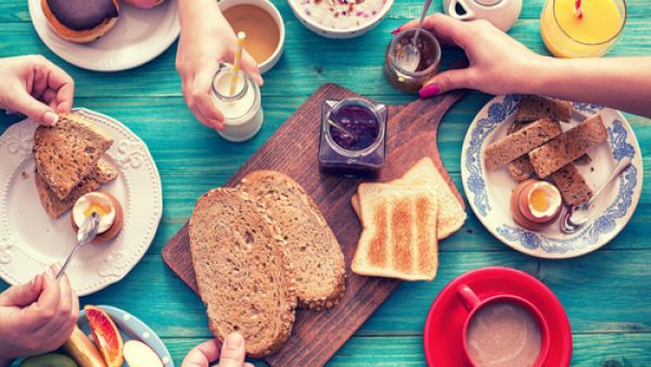 تناول أي نوع من الطعام في وجبة الإفطار يعزز القدرات الذهنية ويقوي الذاكرة