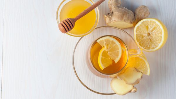 وصفة الليمون والزنجبيل بالعسل تقوي جهاز المناعة ويساعد على قتل البكتيريا 
