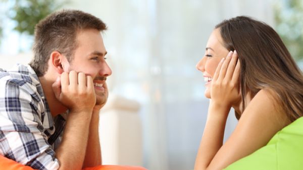 أبراج لا تستطيع إخفاء مشاعرها (shutterstock.com)
