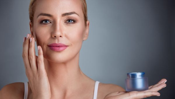 يمكننا تأخير عملية الشيخوخة فقط ولكن لا يمكننا إيقافها (shutterstock.com)
