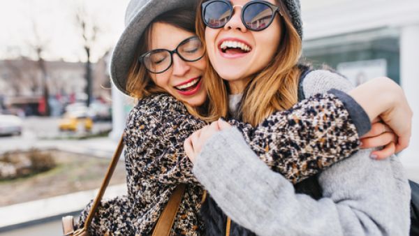 مولود برج الحوت لا يمكن أن يظل بمفرده لمدة طويلة (shutterstock.com)
