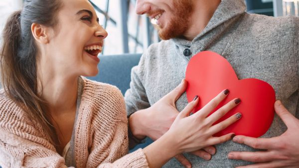 الكثير من النساء بحاجة لسماع الكلمة الساحرة "أحبك" (shutterstock.com)

