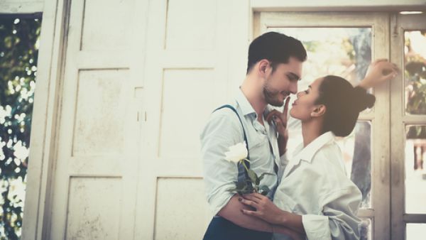 ربما لا يكون مولود برج الميزان واحدا من أكثر الرجال عاطفي (shutterstock.com)
