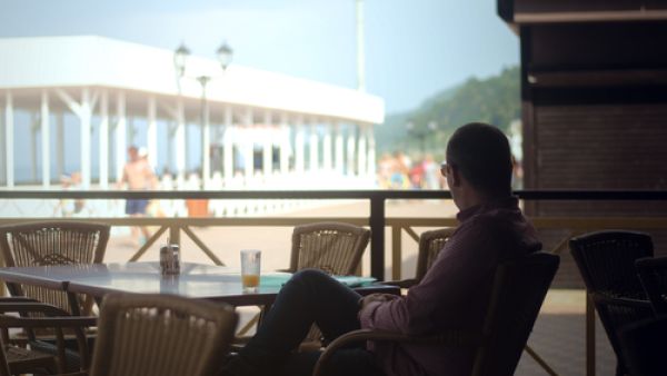 عدم المشاركة في أي نشاط أو فعالية مجتمعية يؤثر سلبًا في الصحة النفسية (shutterstock.com)