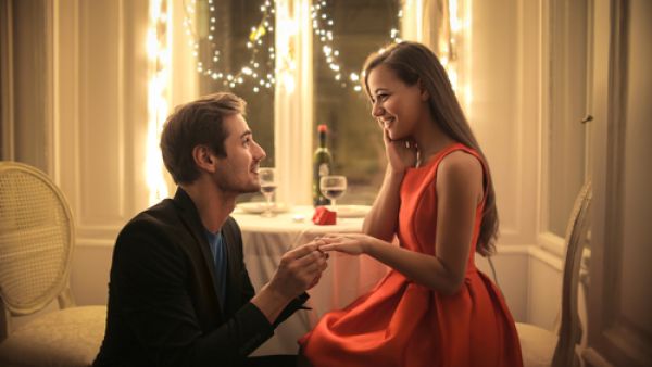 العشاق الذين تزوجوا في عيد الحب، كانوا أكثر احتمالا للعيش معا مدة أقل من عام. (shutterstock.com)
