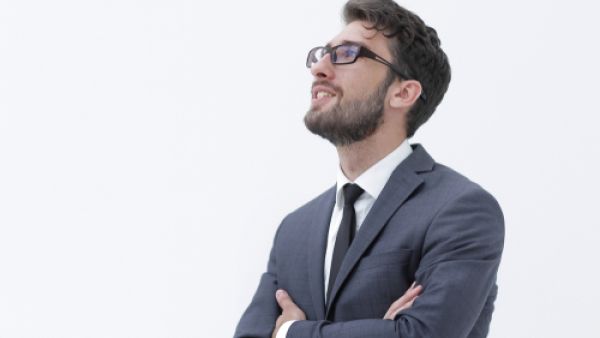 لا تستعمل صابونة عادية كدهان للحلاقة فقد تتسبب لبشرتك بالجفاف (shutterstock.com)