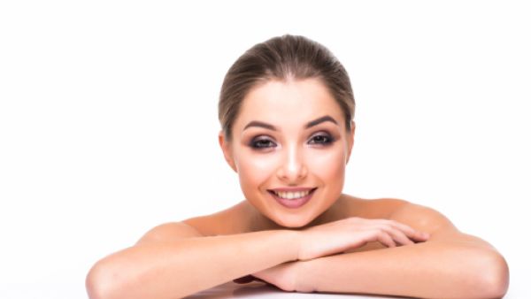 تقشر الشفاة في فصل الشتاء بمكونات بسيطة من المنزل (shutterstock.com)