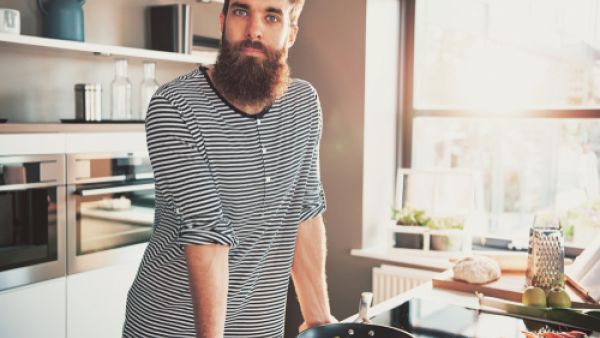 ظهرت اللحى كموضة رائجة لاقت استحسان معظم الرجال ظهرت اللحى كموضة رائجة لاقت استحسان معظم الرجال