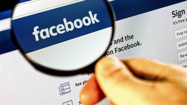 Facebook’s new Arabic fact-checking programme will begin to roll out this year with the aim to reduce the spread of misinformation, whilst improving the quality of news people find on its platform. (Shutterstock)
