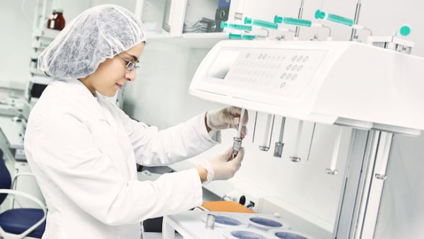The Prime Minister stressed the importance of maintaining the competitive advantages of the pharmaceutical industry and its reputation locally and internationally as the Kingdom's second largest exporter. (Shutterstock)