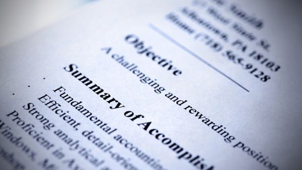 You should certainty consider setting yourself a career objective, as it can have numerous advantages that you can be taking advantage of, not to mention that employers dig it. (Shutterstock)