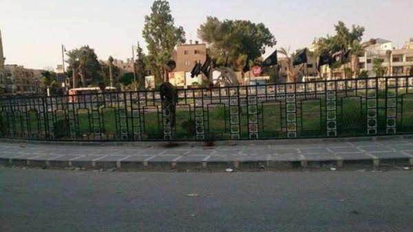 الدوار كان مسرحا لاستعراض جثث ورؤوس خصوم تنظيم داعش 
