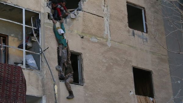 صعد النظام وروسيا الحملة الجوية والقصف على أحياء حلب المحاصرة