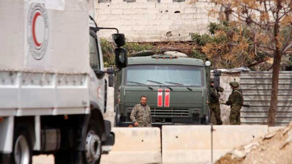 الصليب الأحمر: قافلة تضم 13 شاحنة تدخل الغوطة الشرقية اليوم
