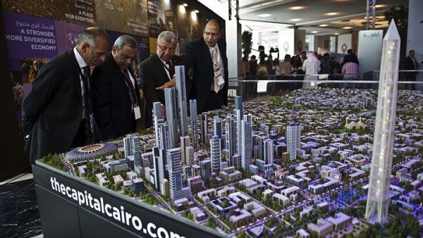 خبير اقتصادي: وزارة الإسكان التي تمثل الحكومة تقدم دعما كبيرا لمشروعات الأغنياء بالعاصمة الإدارية