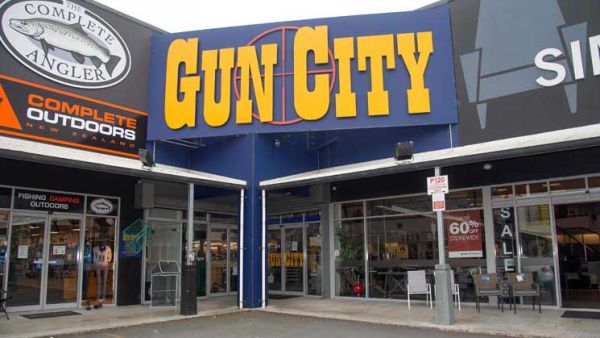 منفذ هجوم كرايستشيرش اشترى أربع قطع سلاح عبر الانترنت