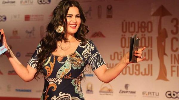 الراقصة المثيرة للجدل سما المصري