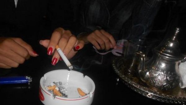 هل تتزوج مدخنة وبجامعة نوره