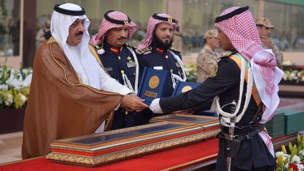 يتمتع الأمير متعب بشعبية واسعة من قبل قيادات وأفراد الحرس الوطني 