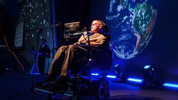 Stephen Hawking gives a lecture during the Starmus Festival on the Spanish Canary island of Tenerife on September 23, 2014. (Desiree Martin/ AFP)