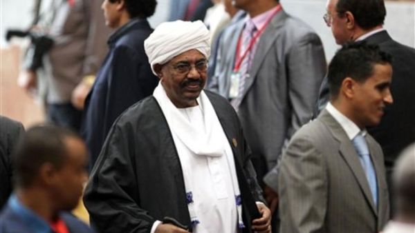 الرئيس السوداني خلال القمة العربية في سرت