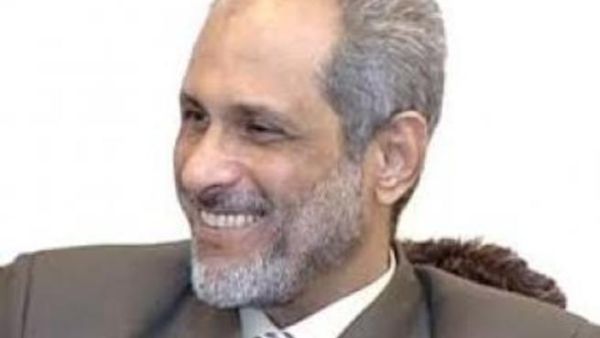  غازي صلاح الدين العتباني، الذي طرد من حزب المؤتمر الوطني الحاكم في السودان