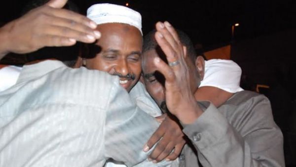 وصول 37 من المعدنين السودانيينالذين كانوا  محتجزين في مصر للخرطوم