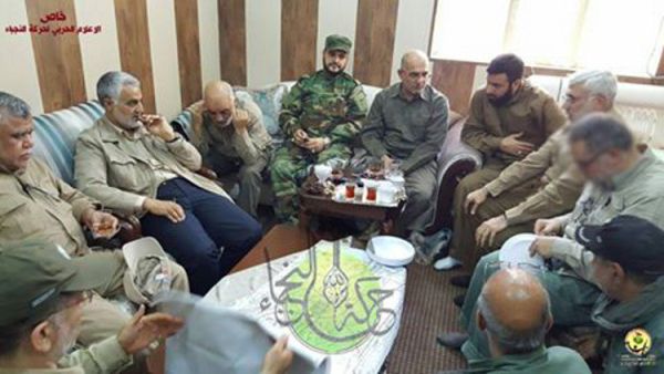 سليماني مع قادة الحشد الشيعي في معركة ضد اهالي الفلوجة 