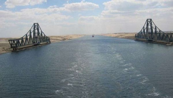 مصر: عمليات بحث عن 14 صيادا غرق قاربهم في خليج السويس