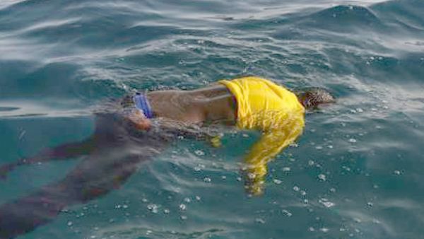 جثث اللاجئين على شاطئ ليبيا