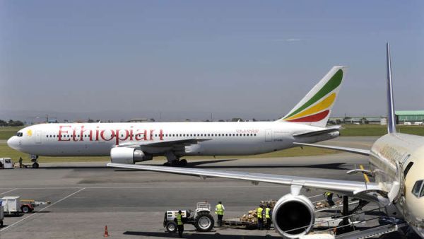 سقوط طائرة إثيوبية على متنها 157 شخصا