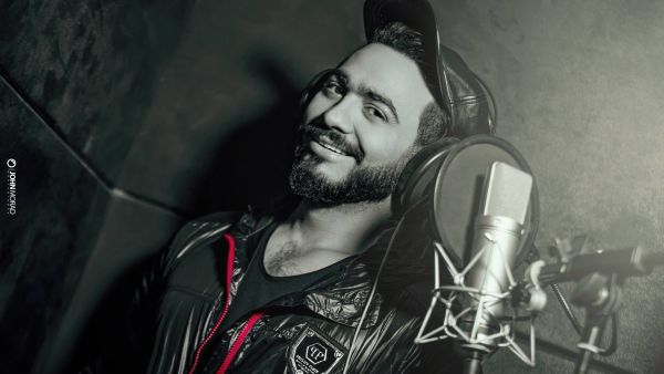 Egyptian singer Tamer Hosny is also a YouTube record-breaker like his fellow showbiz star Nancy Ajram. (Facebook)