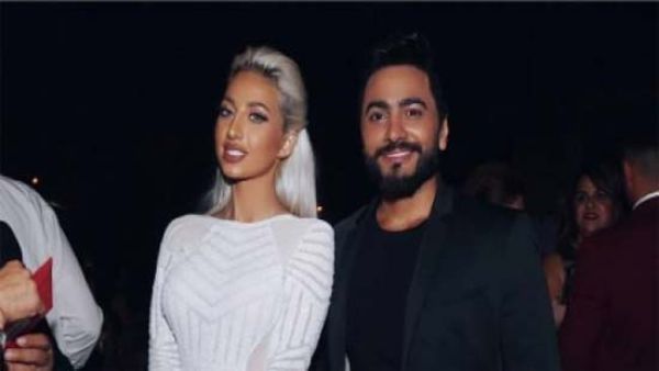 الفنان المصري تامر حسني والفاشنيستا السعودية روز