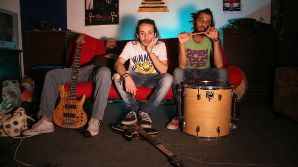 Tanjaret Daghet fled the war in Syria and now perform in Lebanon. (Flickr)