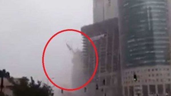 لحظة سقوط رافعة في تل ابيب ومقتل اسرائيلي