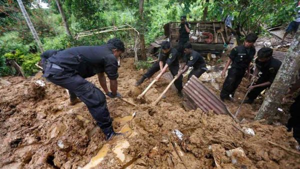 تم انتشال 11 جثة بعد انهيار أرضي في منطقة "بولاثسينهالا" 