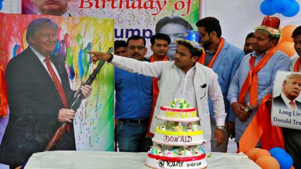 هندوس يحتفلون بعيد ميلاد ترامب