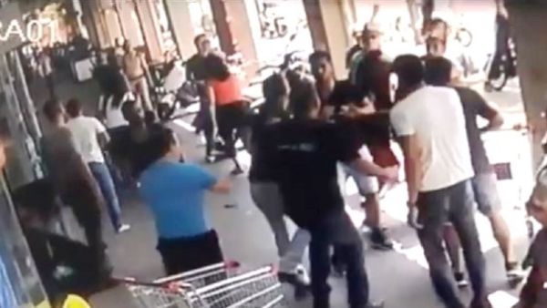 اعتداء وحشي على فلسطيني وسط تل ابيب
