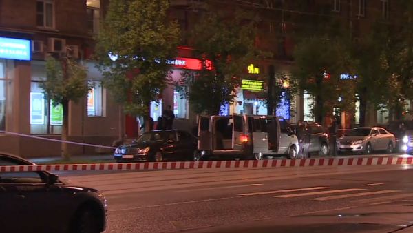 احتجاز رهائن داخل بنك في موسكو
