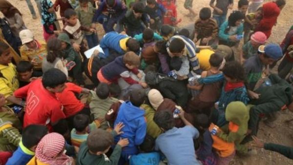 اكثر من 60 الف سوري عالقون على الحدود الاردنية
