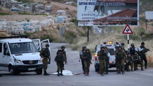 استشهاد فلسطيني بعدما صدم بسيارته مجموعة اسرائيليين بالضفة