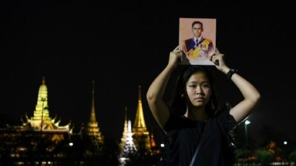 الحداد على ملك تايلاند 