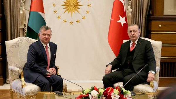 شهدت العلاقات الأردنية التركية تحسنا بعد وقوف تركيا الى جانب المملكة في التصديق لقرار ترامب 