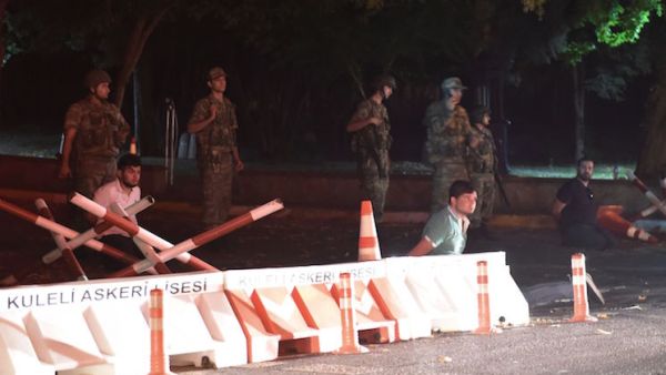 دمشق مبتهجه بعد تقارير عن الانقلاب العسكري في تركيا